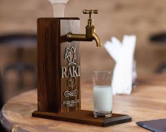 BK Gift Kişiye Özel Kabartma İsimli Musluklu Ceviz Ahşap Rakı Standı, Rakı Çeşmesi, Doğum Günü Hediyesi, Ev Hediyesi, İçecek Dispenseri-3