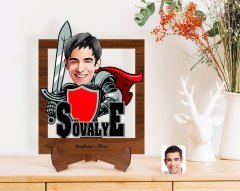 Kişiye Özel Şövalye Karikatürlü Ahşap Standlı 3D Biblo-2