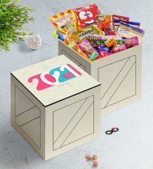 BK Gift Kişiye Özel 2023 Mutlu Yıllar Ahşap Kutuda Nostaljik Lezzetler Hediye Seti-6