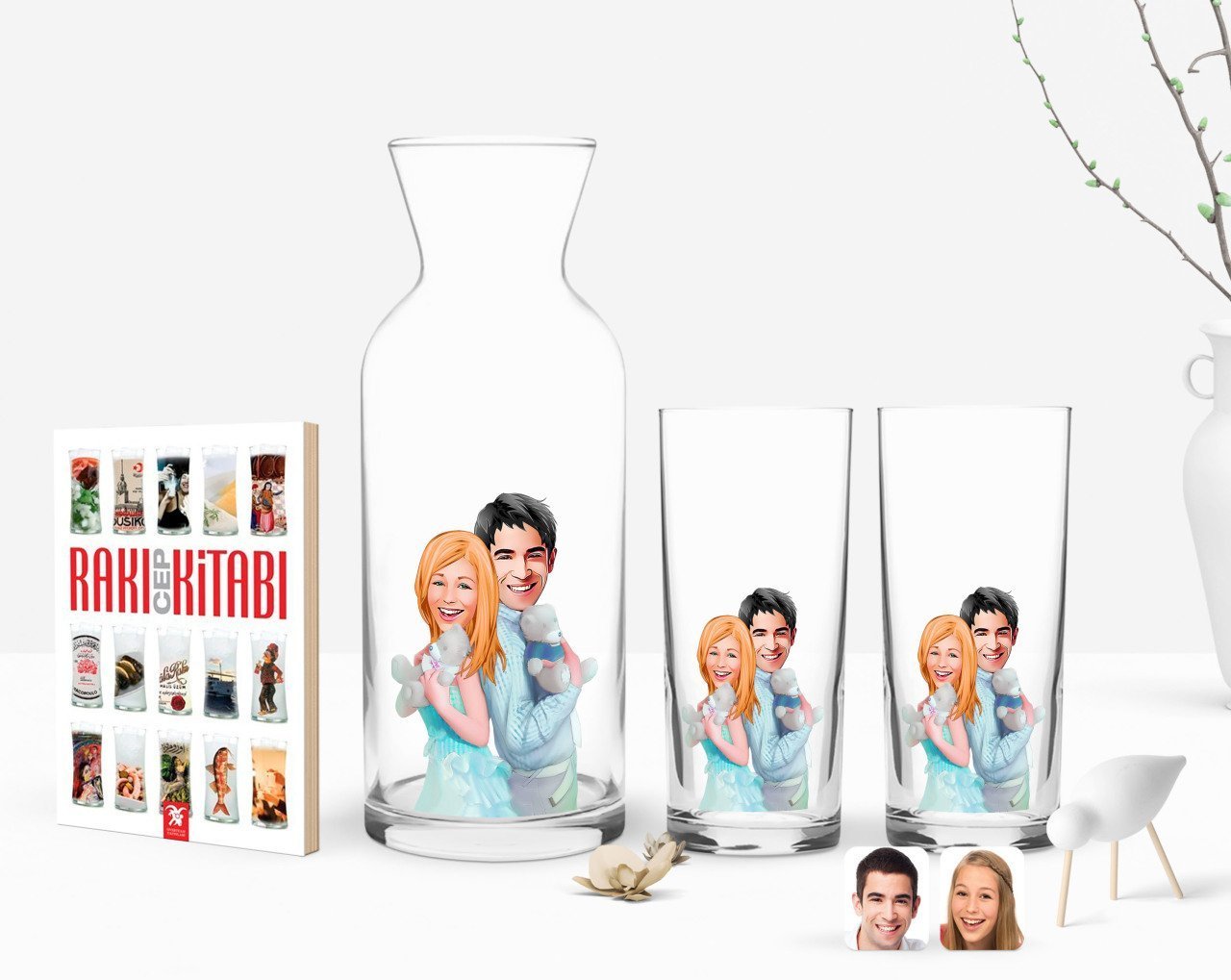 Kişiye Özel Renkli Baskılı Sevgililer Karikatürlü İkili Rakı Bardağı Karaf ve Cep Kitabı Hediye Seti-87