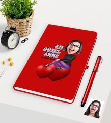 Kişiye Özel En Güzel Anne Karikatürlü Kırmızı Defter Kalem Seti