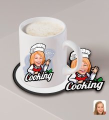 Kişiye Özel Kadın Chef Karikatürlü Beyaz Kupa ve Ahşap Bardak Altlığı Hediye Seti-14