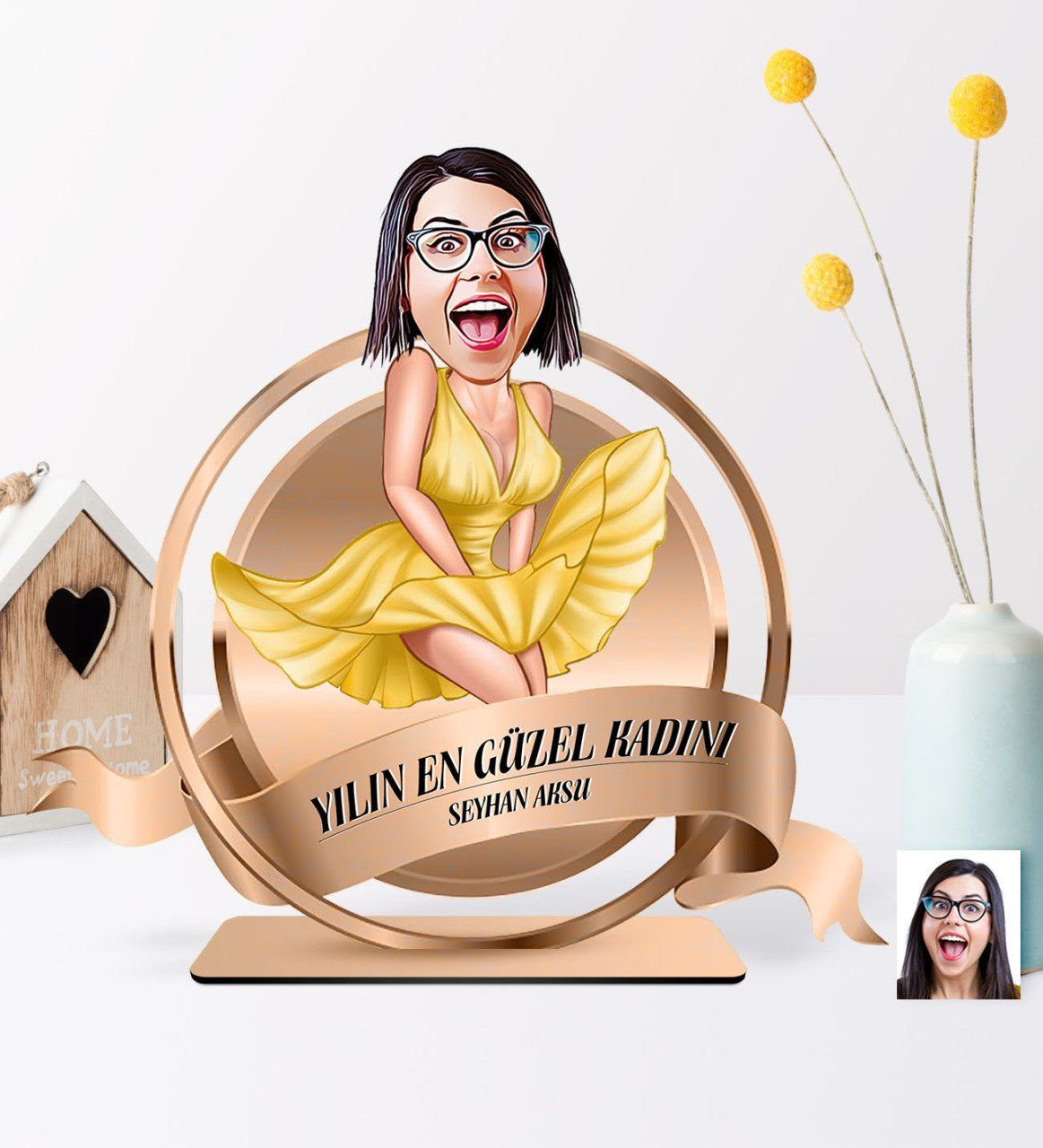 Kişiye Özel Yılın En Güzel Kadını Karikatürlü 3D Ahşap Biblo Plaket