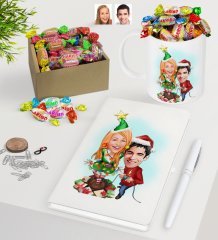 Kişiye Özel Yeni Yıl Sevgililer Karikatürlü Beyaz Defter Kalem Kupa ve Kutulu Haribo Şeker Hediye Seti-1