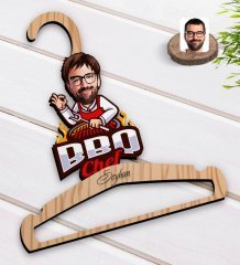 Kişiye Özel Erkek Barbekü Chef Karikatürlü Standart Boy Ahşap Elbise Askısı-1