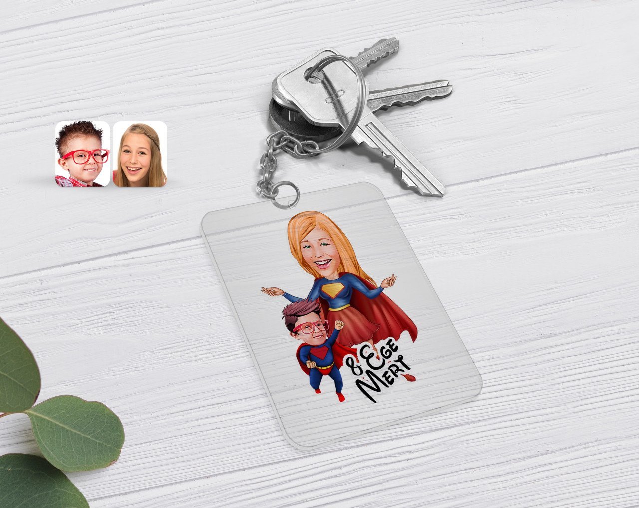 Kişiye Özel Süper Anne ve Çocuk Karikatürlü Şeffaf Pleksi Anahtarlık