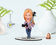 Kişiye Özel Kadın Profesyonel Fotoğrafçı Karikatürlü 3D Ahşap Biblo ve İsimli Silver Papatya Anahtarlık-1