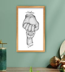 BK Gift Kişiye Özel Siyah Beyaz Baba ve Çocuklar El Tasarımlı Ahşap Çerçeveli Tablo-1 40x25cm, Babaya Hediye, Yeni Doğum Hediyesi