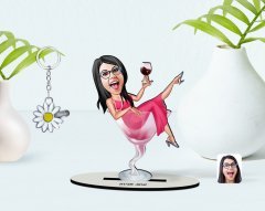 Kişiye Özel Kadın Patroniçe Karikatürlü 3D Ahşap Biblo ve İsimli Silver Papatya Anahtarlık-1