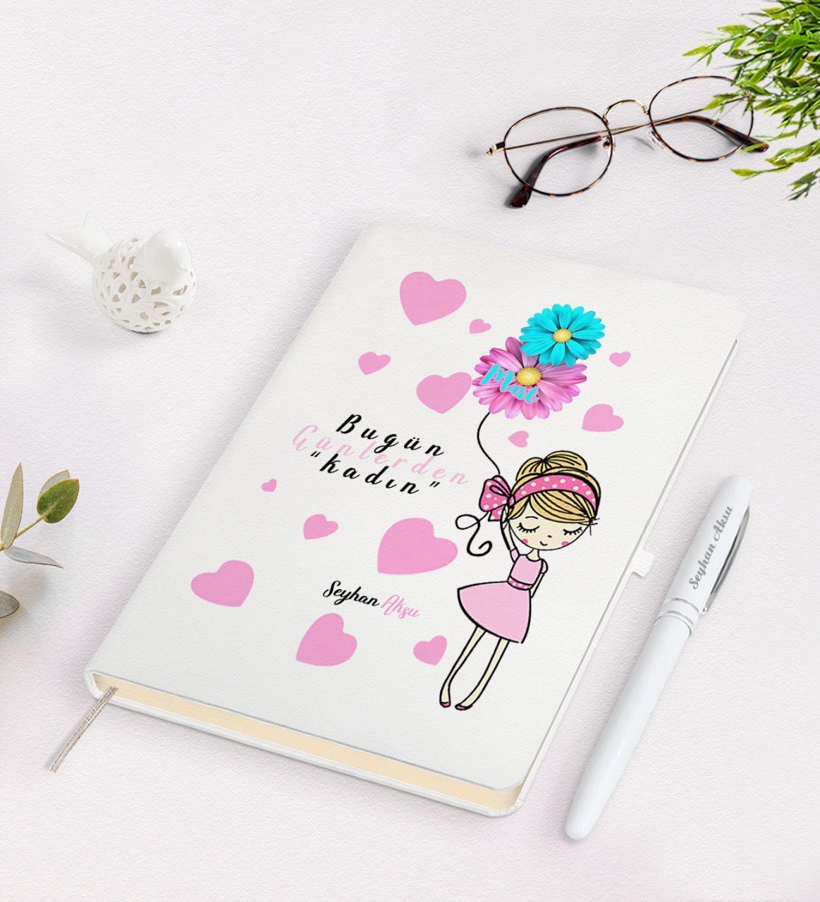 Kişiye Özel Kadınlar Günü Tasarımlı Beyaz Defter Kalem Seti-8