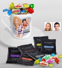 Kişiye Özel Sevgililer Karikatürlü Türk Kahvesi Fincanı Selamlique Karışık Türk Kahvesi ve Haribo Şeker Hediye Seti-30