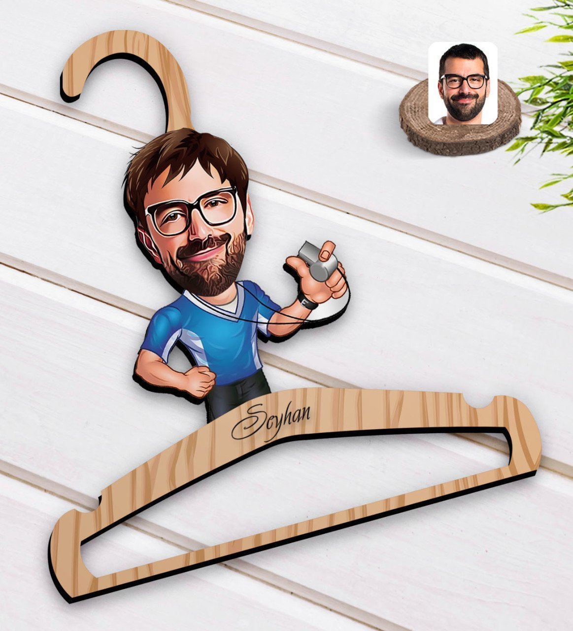 Kişiye Özel Erkek Antrenör Karikatürlü Standart Boy Ahşap Elbise Askısı-1