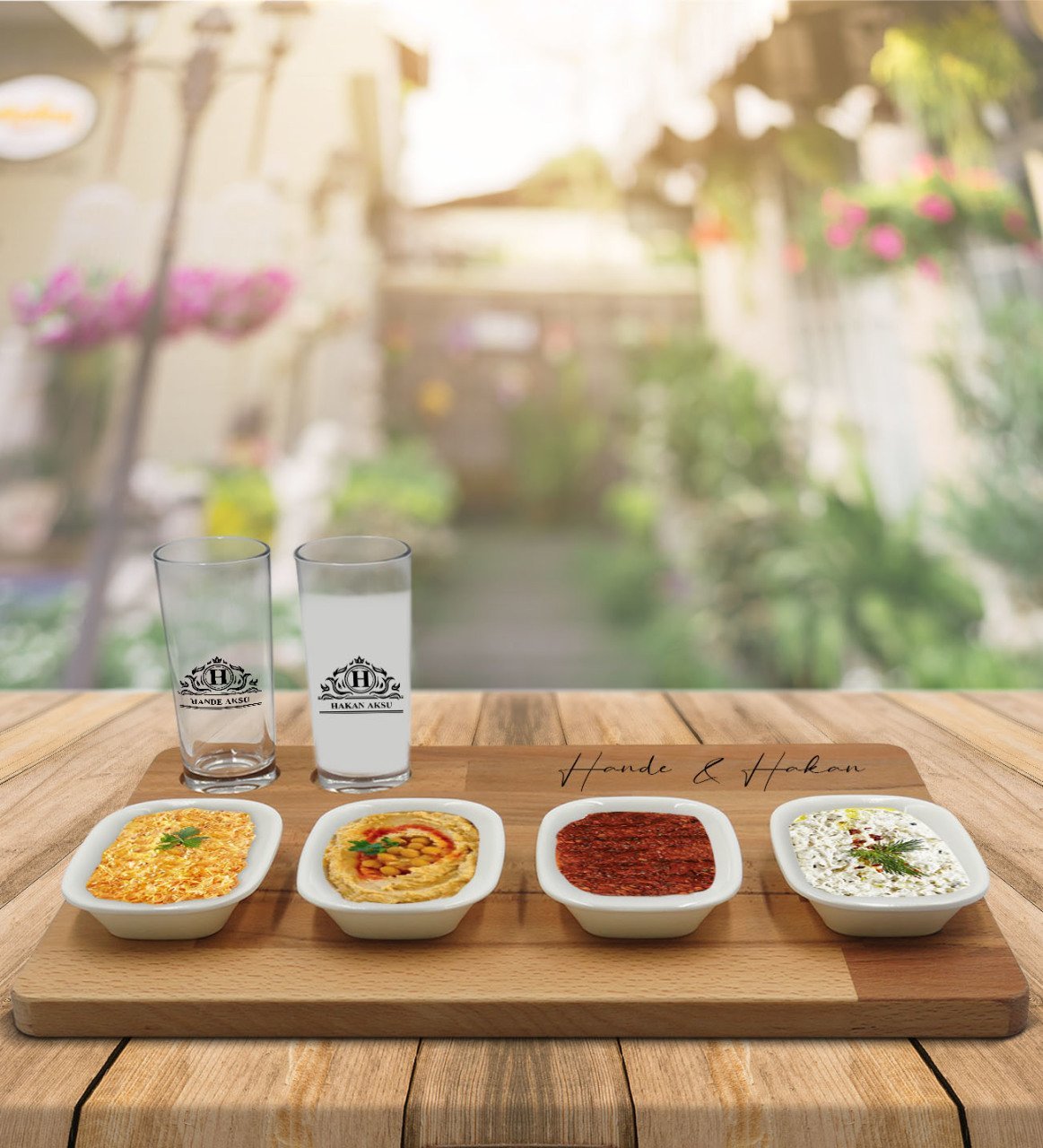 Kişiye Özel İsimli 2’li Rakı Bardağı ve Meze Tabaklı Doğal Masif Ahşap Servis Sunum Tepsisi Model 12