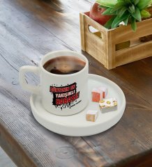 Kişiye Özel Sunum Tabaklı Dünyanın En Yakışıklı Babası Tasarımlı Türk Kahvesi Fincanı Model 1