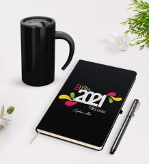 BK Gift Kişiye Özel 2023 Bu Yılda Hep Gülümse Temalı Siyah Defter Kalem Termos Mug Seti
