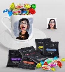 Kişiye Özel Mona Lisa Karikatürlü Türk Kahvesi Fincanı Selamlique Karışık Türk Kahvesi ve Haribo Şeker Hediye Seti-1