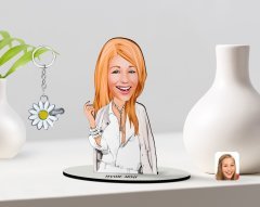 Kişiye Özel Kadın Model Karikatürlü 3D Ahşap Biblo ve İsimli Silver Papatya Anahtarlık-2