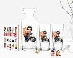 Kişiye Özel Renkli Baskılı Sevgililer Karikatürlü İkili Rakı Bardağı Karaf ve Cep Kitabı Hediye Seti-17