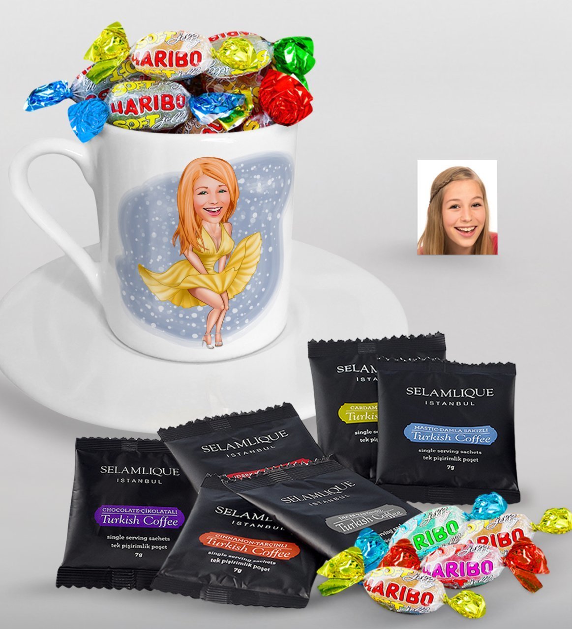 Kişiye Özel Marilyn Monroe Karikatürlü Türk Kahvesi Fincanı Selamlique Karışık Türk Kahvesi ve Haribo Şeker Hediye Seti