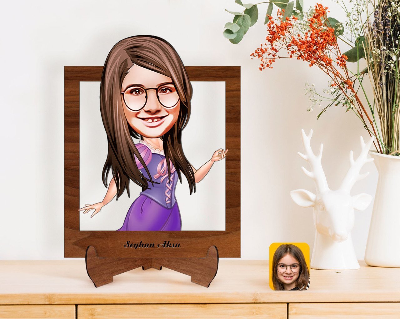 Kişiye Özel Kız Çocuk Prenses Karikatürlü Ahşap Standlı 3D Biblo-3