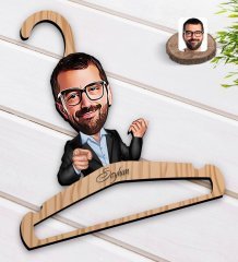 Kişiye Özel Amca Karikatürlü Standart Boy Ahşap Elbise Askısı-1