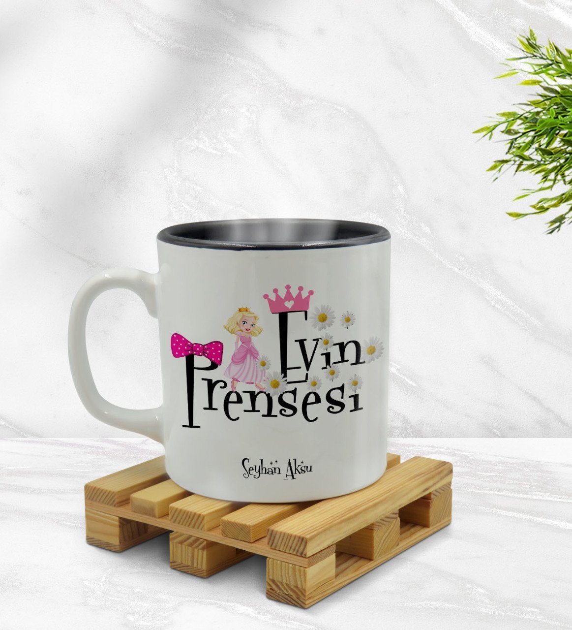Kişiye Özel Evin Prensesi Tasarımlı İçi Siyah Renkli Kupa Bardak Model 3