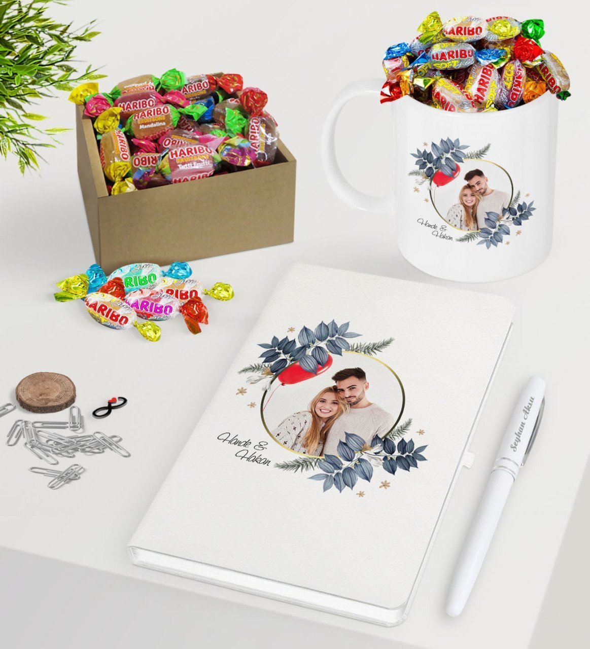 Kişiye Özel İsimli Fotoğraflı Beyaz Defter Kalem Kupa ve Kutulu Haribo Şeker Hediye Seti-34