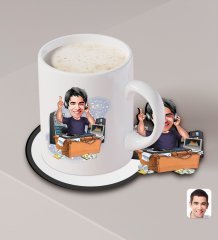 Kişiye Özel Erkek Radyocu Karikatürlü Beyaz Kupa ve Ahşap Bardak Altlığı Hediye Seti-1