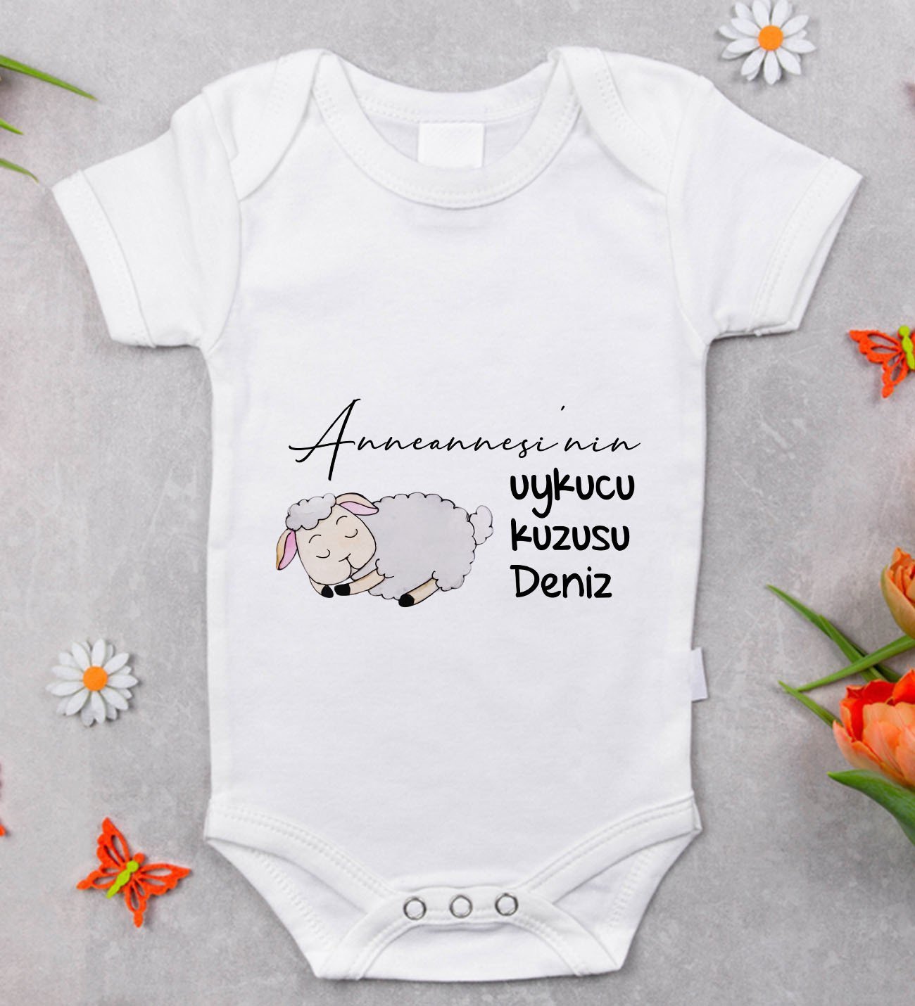 BK Kids İsimli Anneannesi'nin Uykucu Kuzusu Tasarımlı Bebek Body Zıbın - Model 1