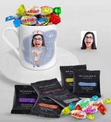 Kişiye Özel Hemşire Karikatürlü Türk Kahvesi Fincanı Selamlique Karışık Türk Kahvesi ve Haribo Şeker Hediye Seti-1