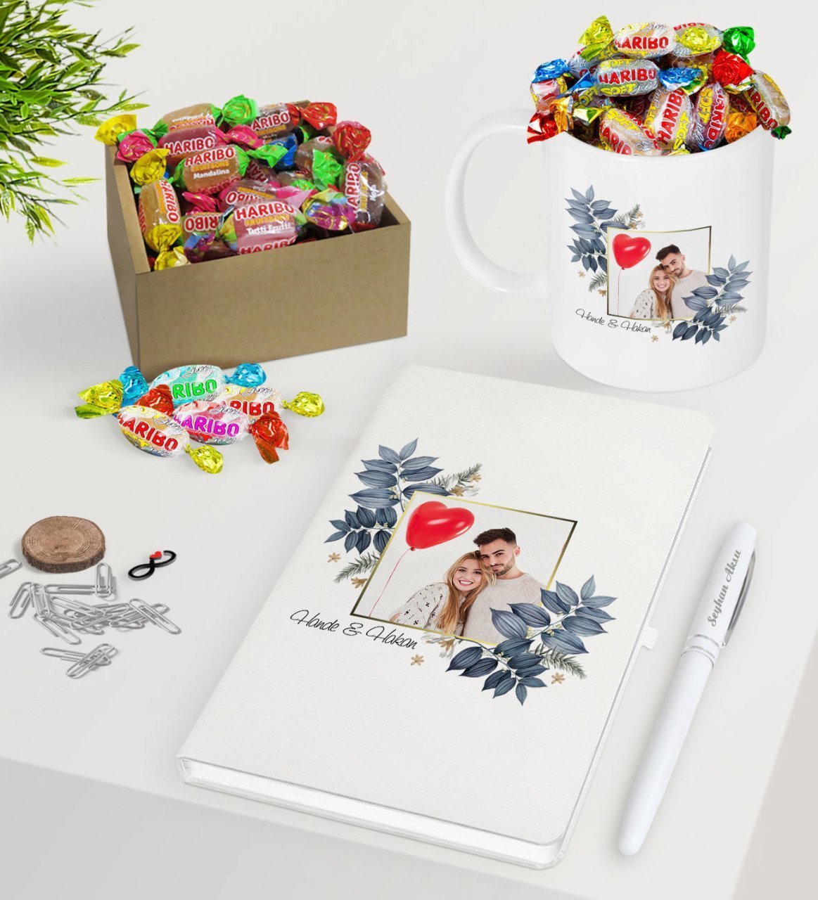 Kişiye Özel İsimli Fotoğraflı Beyaz Defter Kalem Kupa ve Kutulu Haribo Şeker Hediye Seti-33