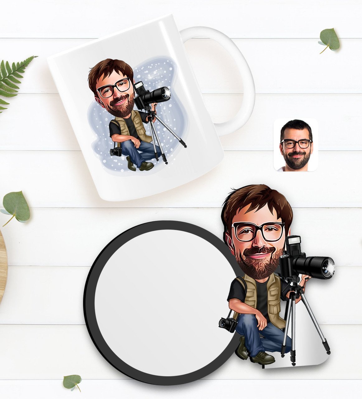 Kişiye Özel Erkek Fotoğrafçı Karikatürlü Beyaz Kupa ve Ahşap Bardak Altlığı Hediye Seti-1