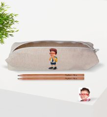 Çocuklara Özel Erkek İlkokul Öğrenci Karikatürlü Keten Okul Kalemliği ve İsimli Ahşap Kurşun Kalem Hediye Seti-4