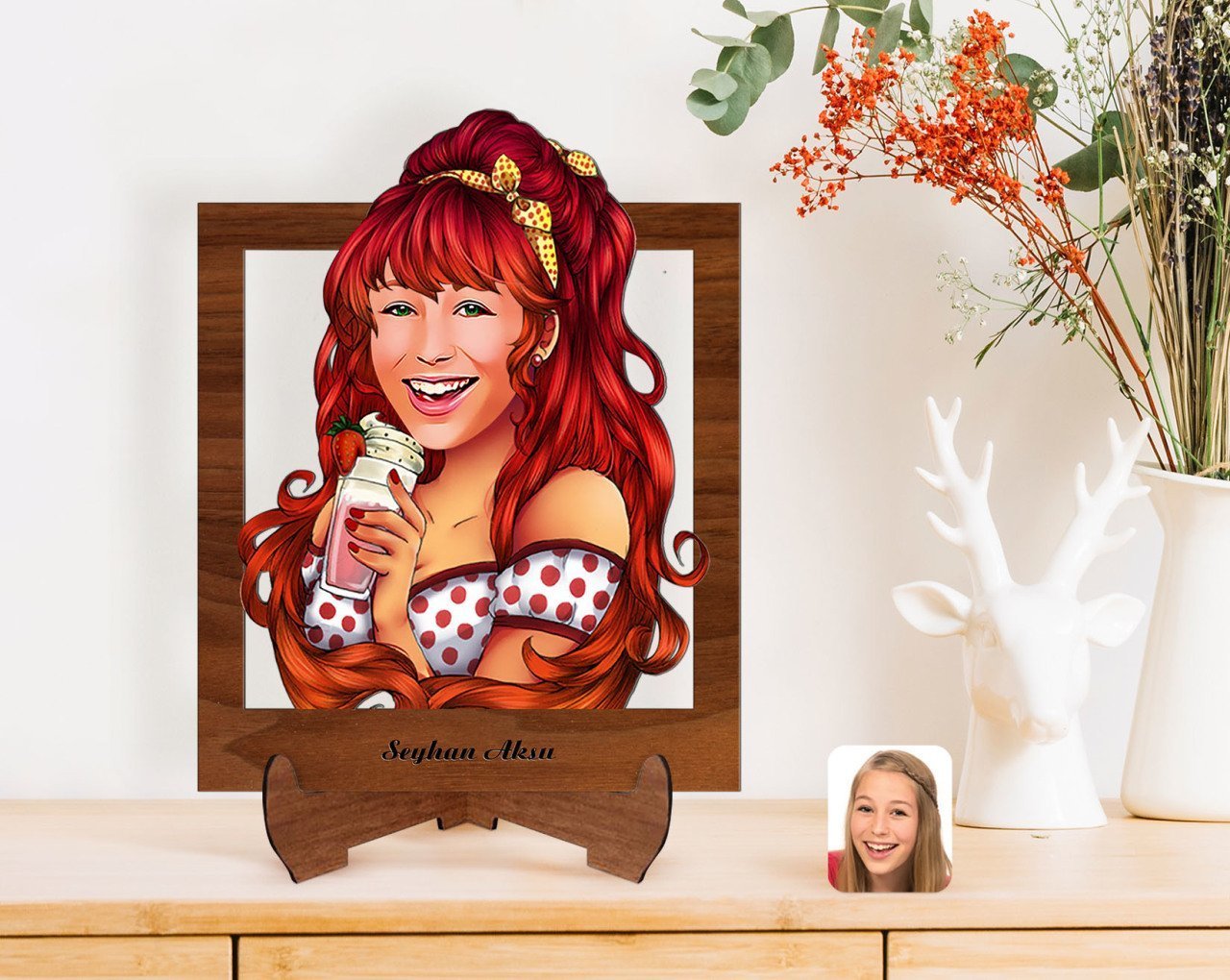 Kişiye Özel Kadın Karikatürlü Ahşap Standlı 3D Biblo-54