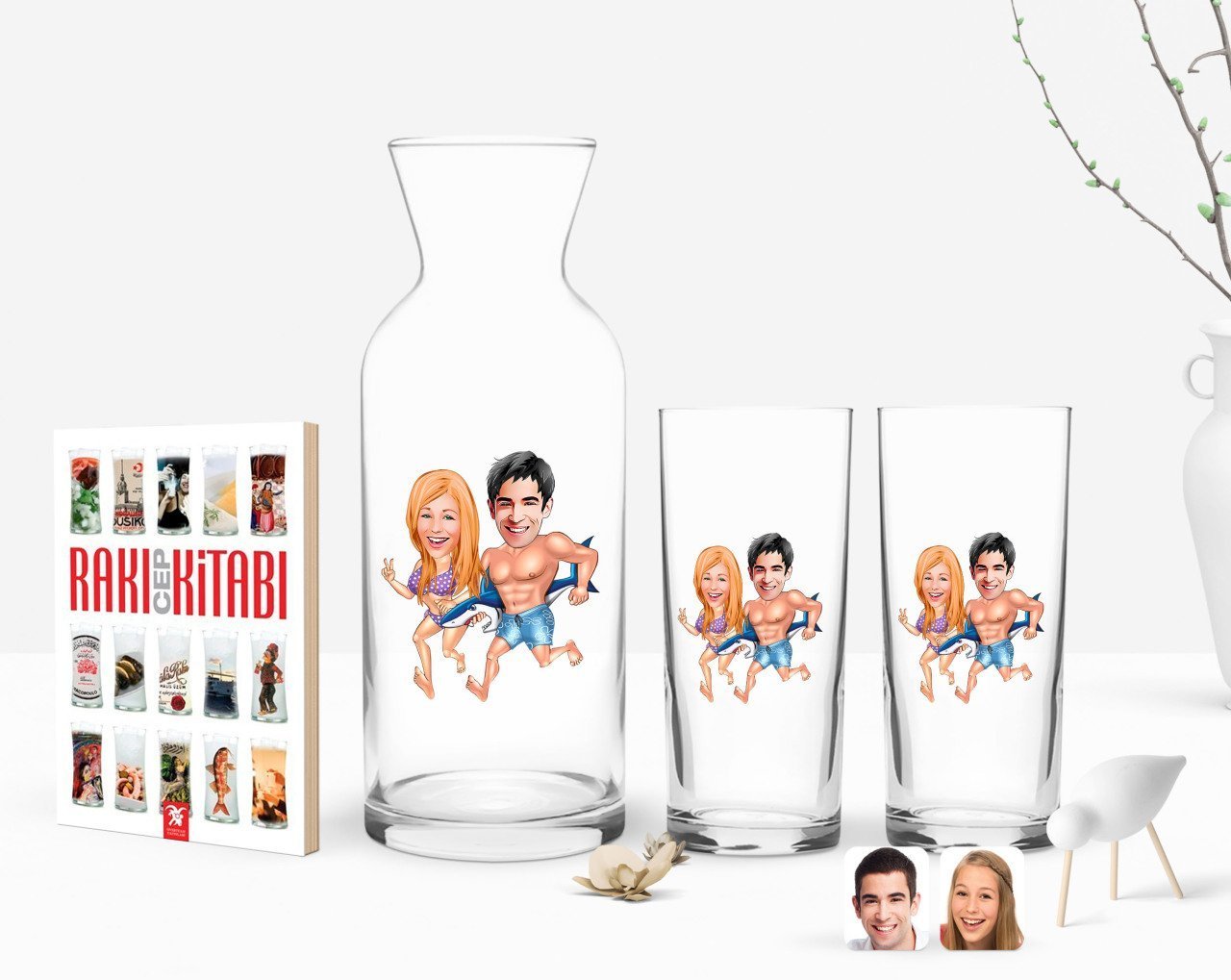 Kişiye Özel Renkli Baskılı Sevgililer Karikatürlü İkili Rakı Bardağı Karaf ve Cep Kitabı Hediye Seti-8