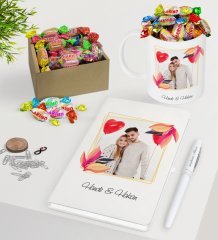 Kişiye Özel İsimli Fotoğraflı Beyaz Defter Kalem Kupa ve Kutulu Haribo Şeker Hediye Seti-28