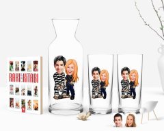 Kişiye Özel Renkli Baskılı Sevgililer Karikatürlü İkili Rakı Bardağı Karaf ve Cep Kitabı Hediye Seti-7