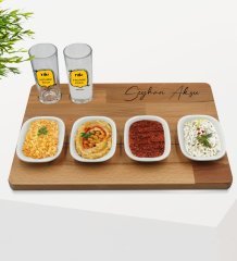 Kişiye Özel En Kötü Günümüz Böyle Olsun Tasarımlı 2’li Rakı Bardağı ve Meze Tabaklı Doğal Masif Ahşap Servis Sunum Tepsisi Model 3