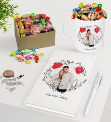 Kişiye Özel İsimli Fotoğraflı Beyaz Defter Kalem Kupa ve Kutulu Haribo Şeker Hediye Seti-26