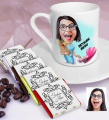 Kişiye Özel Ev Hanımı Anne Karikatürlü Türk Kahvesi Fincanı ve Çikolata Seti - 1