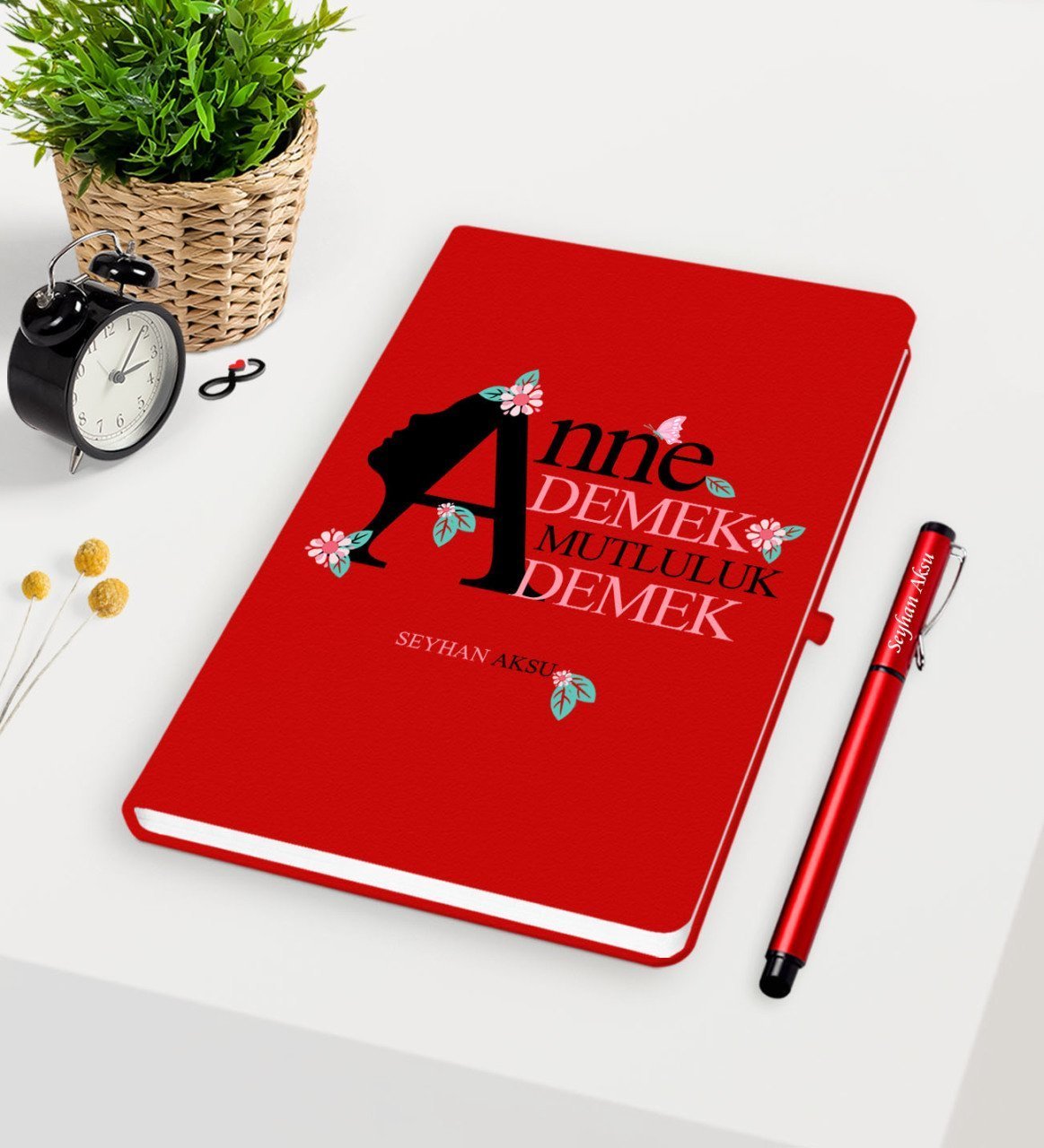 Kişiye Özel Anne Demek Mutluluk Demek Kırmızı Defter Kalem Seti