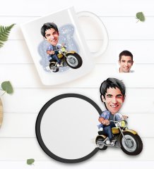 Kişiye Özel Erkek Motorcu Karikatürlü Beyaz Kupa ve Ahşap Bardak Altlığı Hediye Seti-1