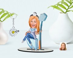 Kişiye Özel Kadın Diş Hekimi Karikatürlü 3D Ahşap Biblo ve İsimli Silver Papatya Anahtarlık-2