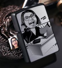 Kişiye Özel Bayan CEO Karikatürlü Benzinli Siyah Metal Çakmak - 1
