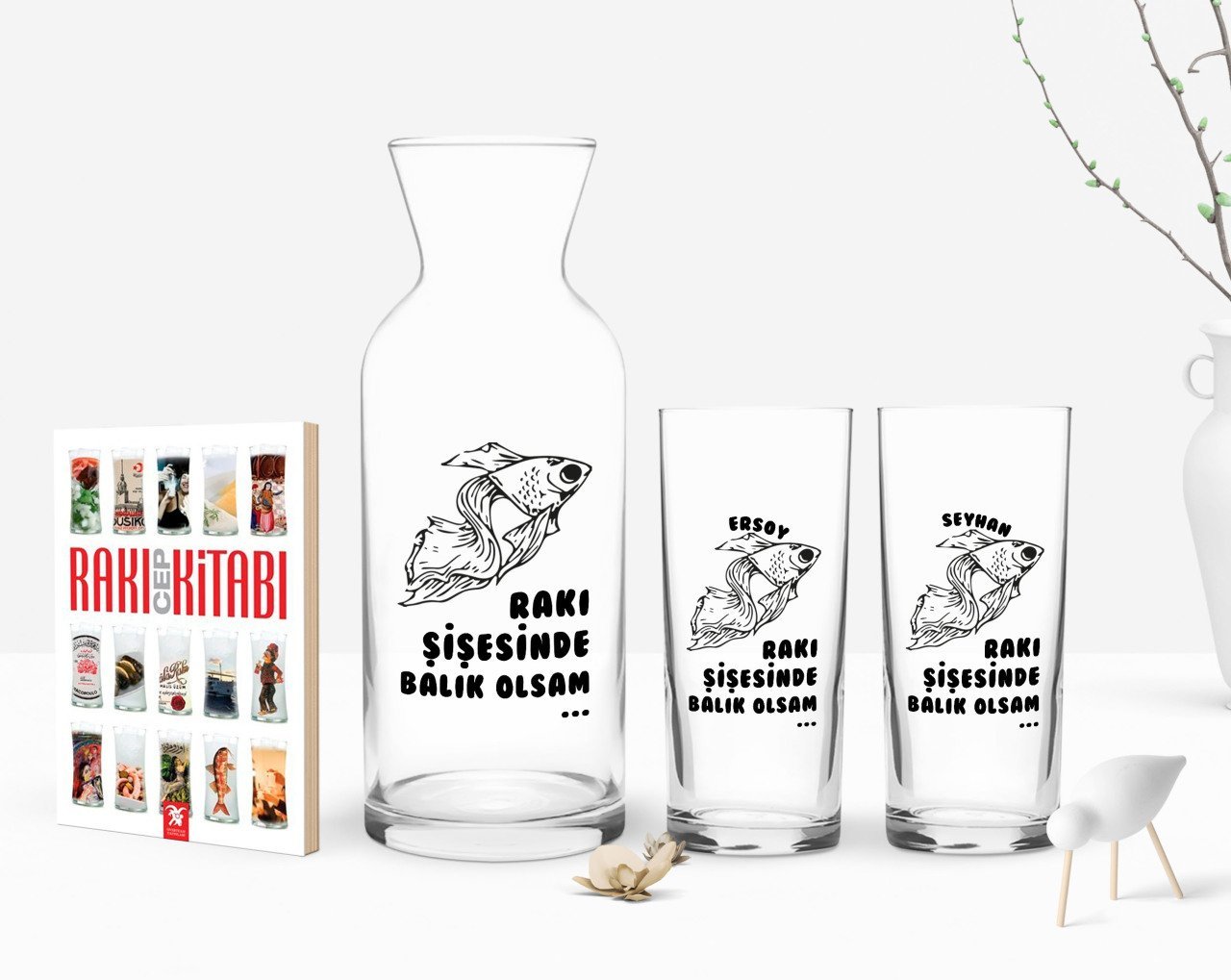 Kişiye Özel Renkli Baskılı Rakı Şişesinde Balık Olsam Tasarımlı İkili Rakı Bardağı Karaf ve Cep Kitabı Hediye Seti-1