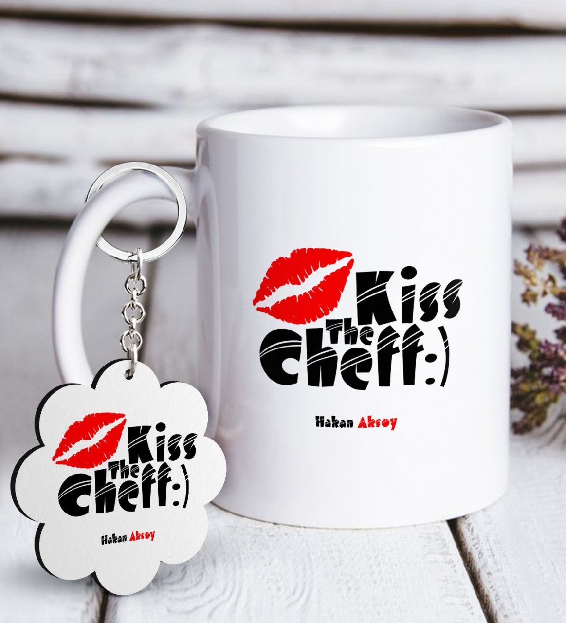 Kişiye Özel Kiss The Cheff Beyaz Kupa ve Anahtarlık Hediye Seti