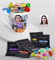 Kişiye Özel Bayan Radyocu Karikatürlü Türk Kahvesi Fincanı Selamlique Karışık Türk Kahvesi ve Haribo Şeker Hediye Seti-1
