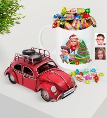 Kişiye Özel Yeni Yıl Kız Kardeş ve Erkek Kardeş Karikatürlü Plakalı Nostaljik Kırmızı Metal Vosvos ve Kupa Haribo Şeker Seti-1