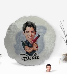 Kişiye Özel İsimli Erkek Kuaför Karikatürlü Yuvarlak Dekoratif Kırlent Yastık-1