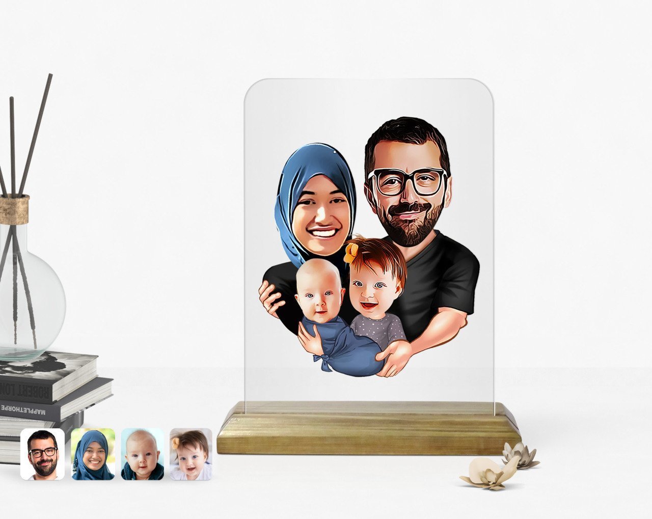 Kişiye Özel Tesettürlü Aile Karikatürlü Ahşap Standlı Çerçeve-4